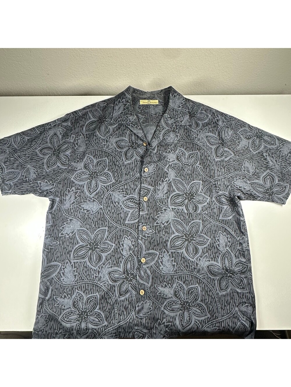 Tommy Bahama Black Button Up L